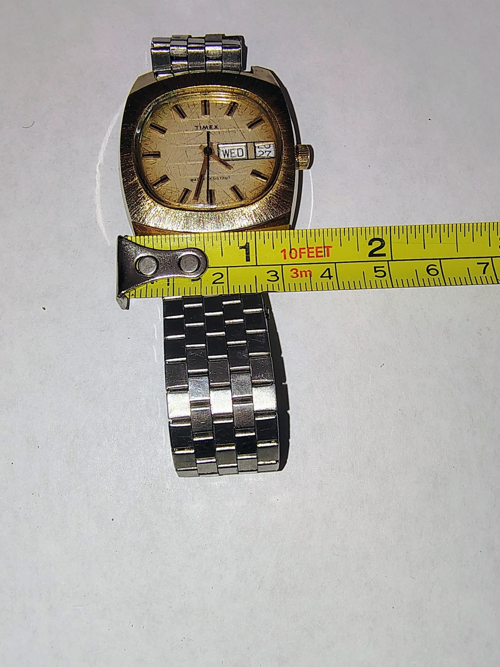 Vintage 1970s Timex Day/Date Cushion Case Mechanical Watch - Needs Service - Picture 6 of 9